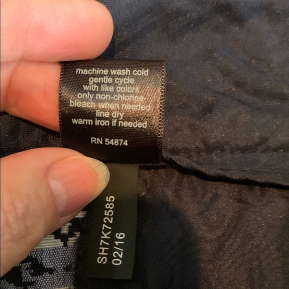 The Limited Size 6 Regular High Waist Blue and White Geometric Tribal Shorts - Picture 8 of 10